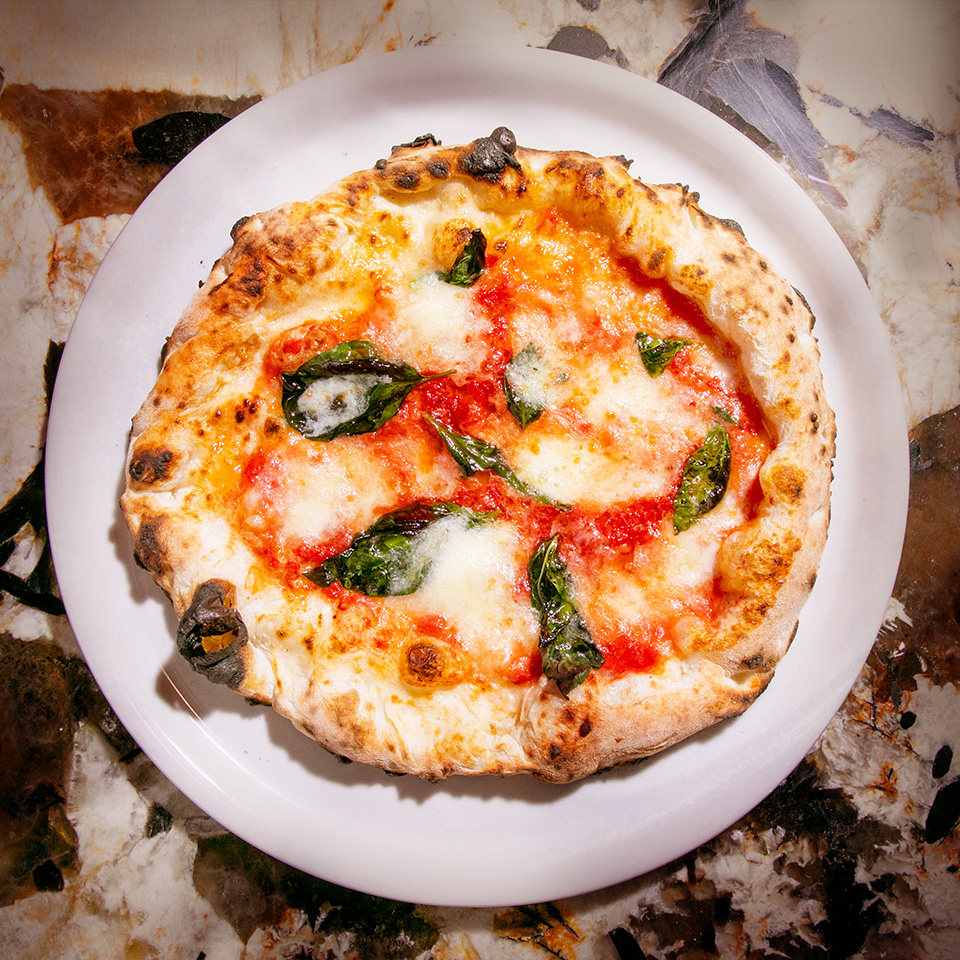 トマトピザの写真